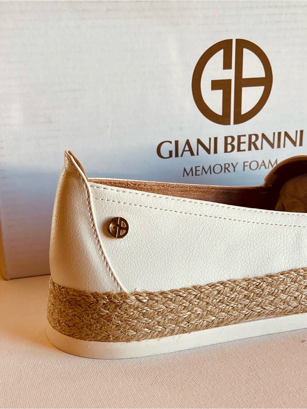 NIB GIANI BERNINI MEMORY FOAM SLIP ON ESPADRILLES WHITE WOMENS SIZE 8 - Picture 6 of 17